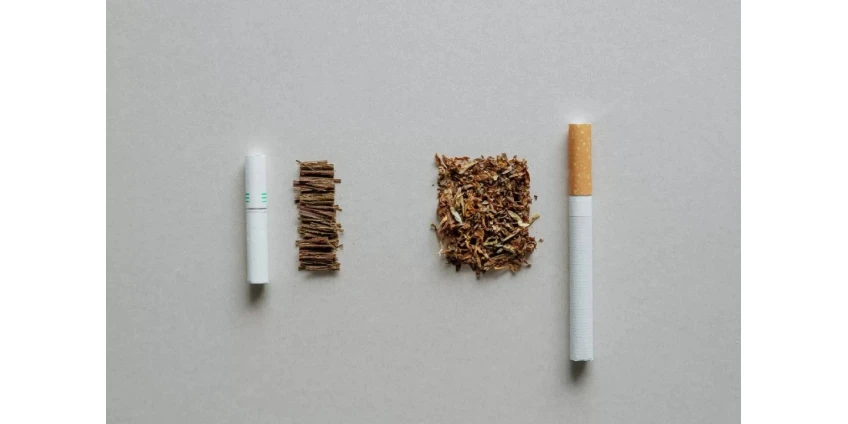 Sticks With A Capsule For Tobacco Heating Systems